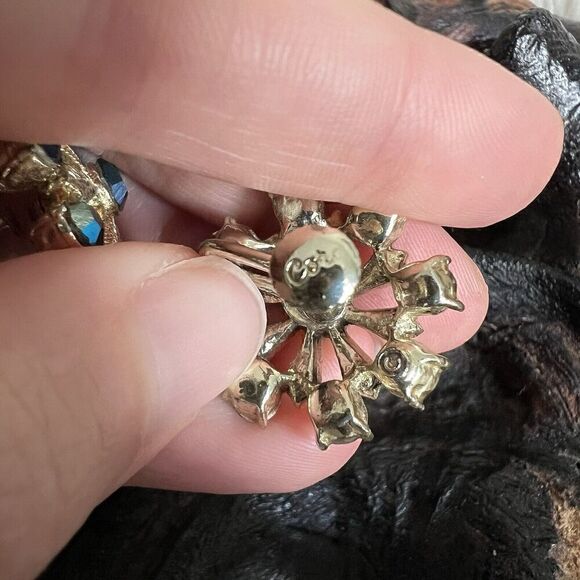 Vintage Coro Screw Back Earrings Peacock Feather Blue Green AB Aurora Borealis - Picture 2 of 11